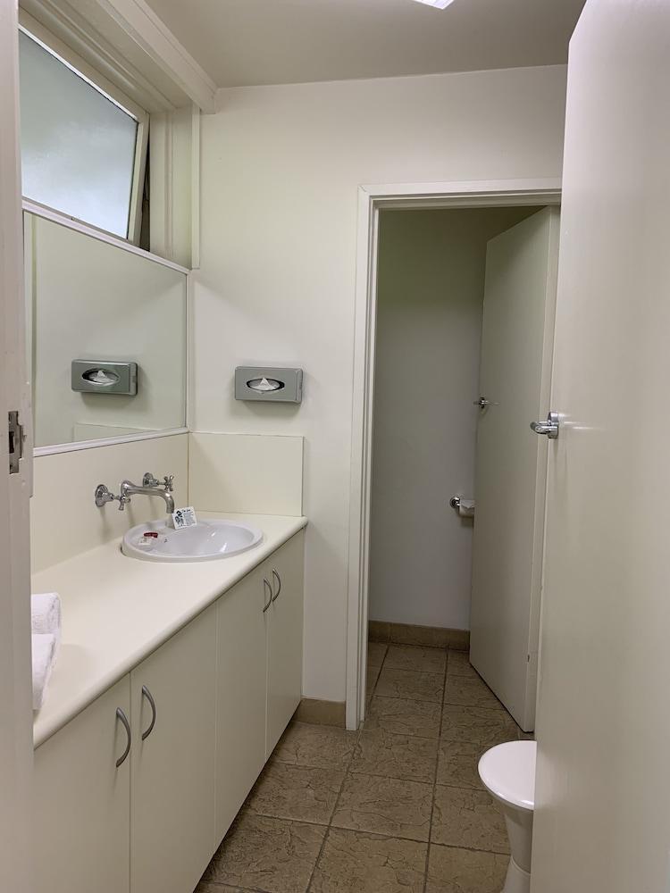 Albert Heights Serviced Apartments Melbourne Exterior photo