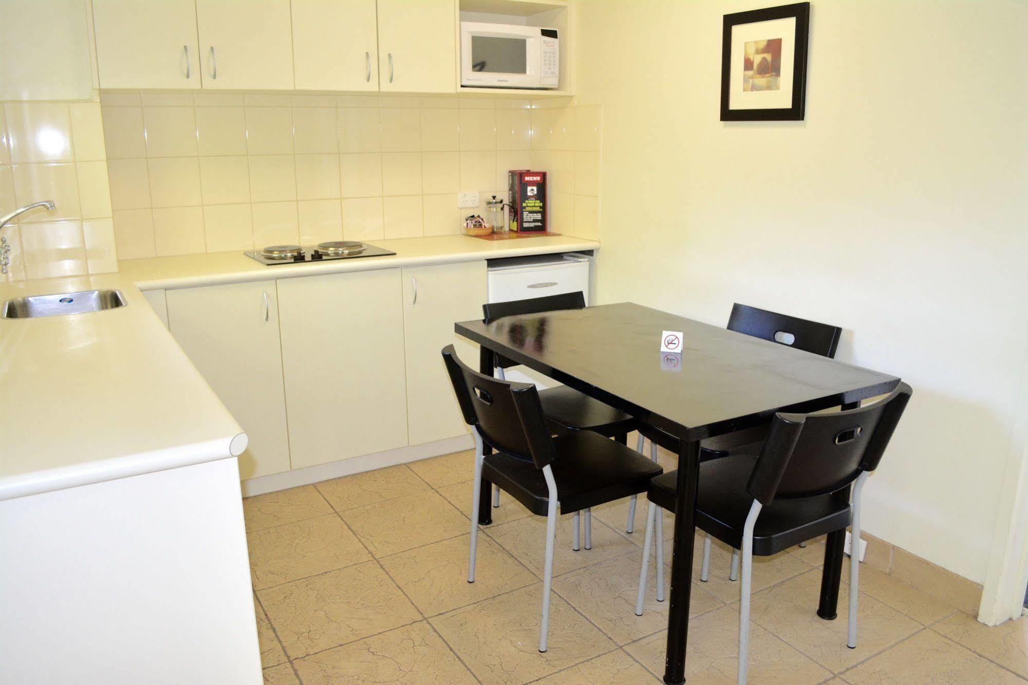 Albert Heights Serviced Apartments Melbourne Exterior photo