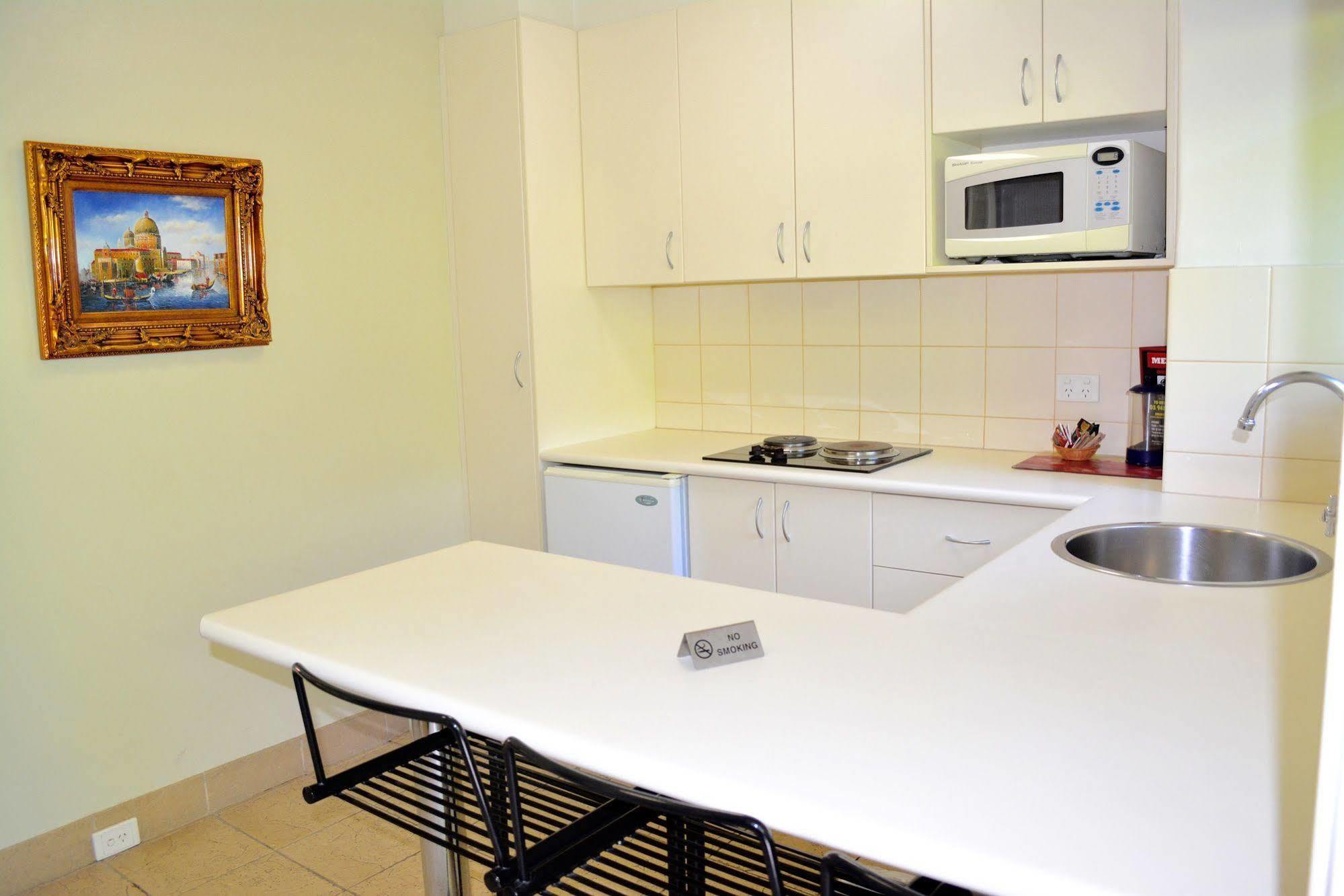 Albert Heights Serviced Apartments Melbourne Exterior photo