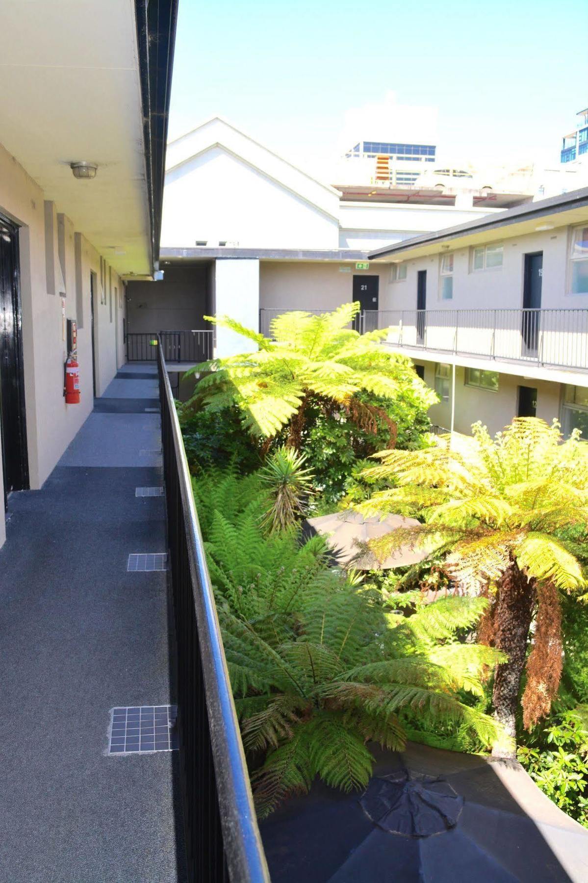 Albert Heights Serviced Apartments Melbourne Exterior photo