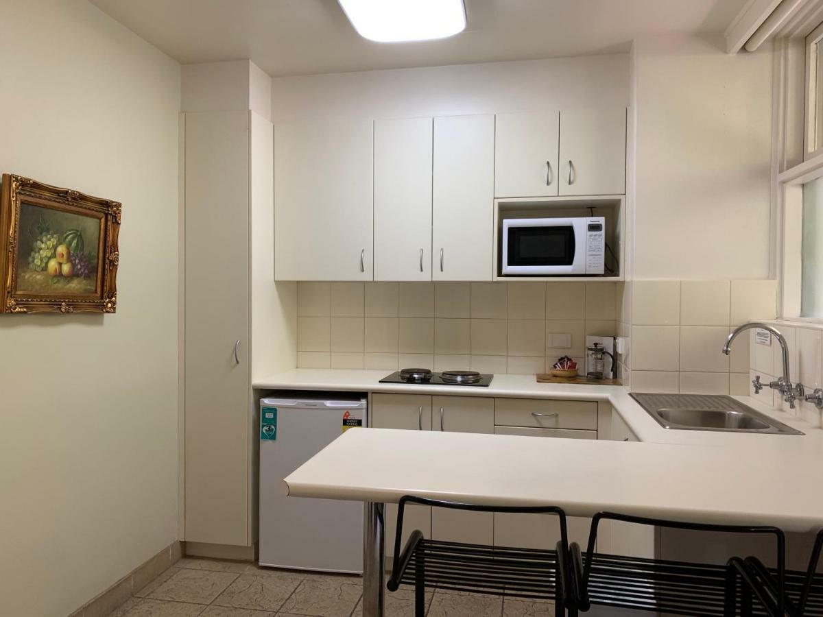 Albert Heights Serviced Apartments Melbourne Exterior photo