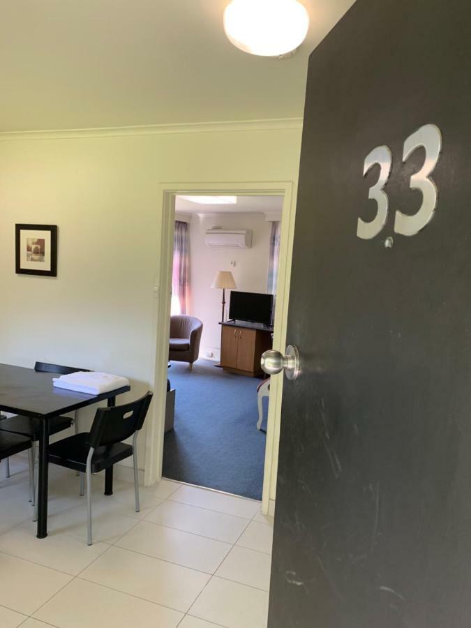 Albert Heights Serviced Apartments Melbourne Exterior photo